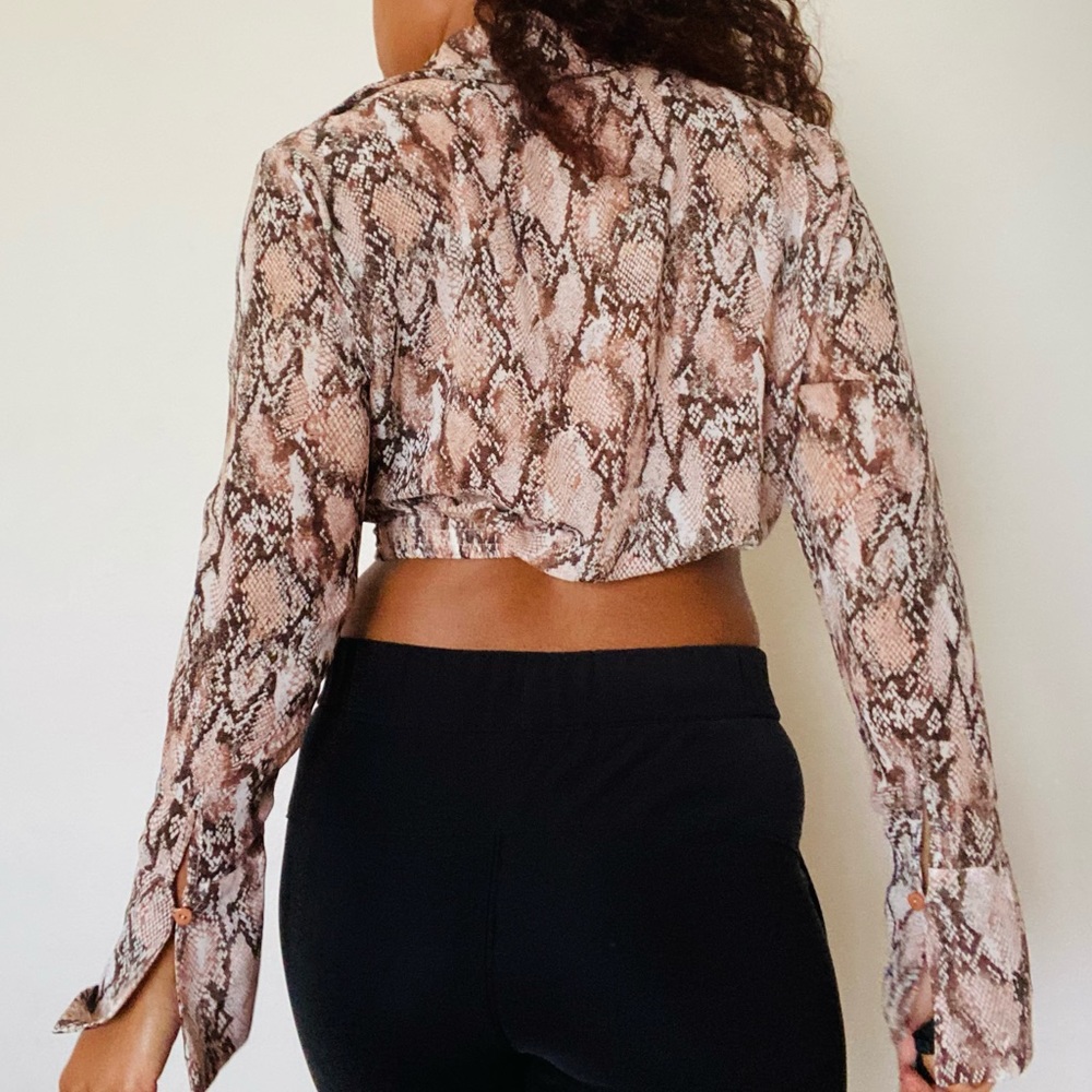 Snake Print Plunging Long Sleeve Crop Top - Picture 5 of 5